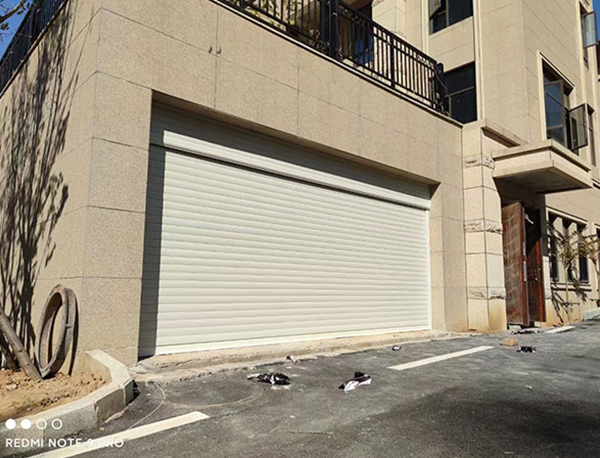 別墅車庫(kù)門案例
